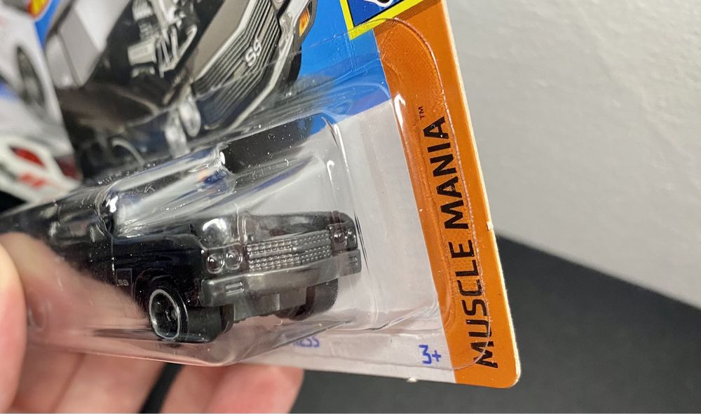 Модель Porsche 944 Hot Wheels