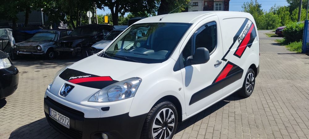 PEUGEOT PARTNER super stan 2011r zarejestrowany,opłaty długo