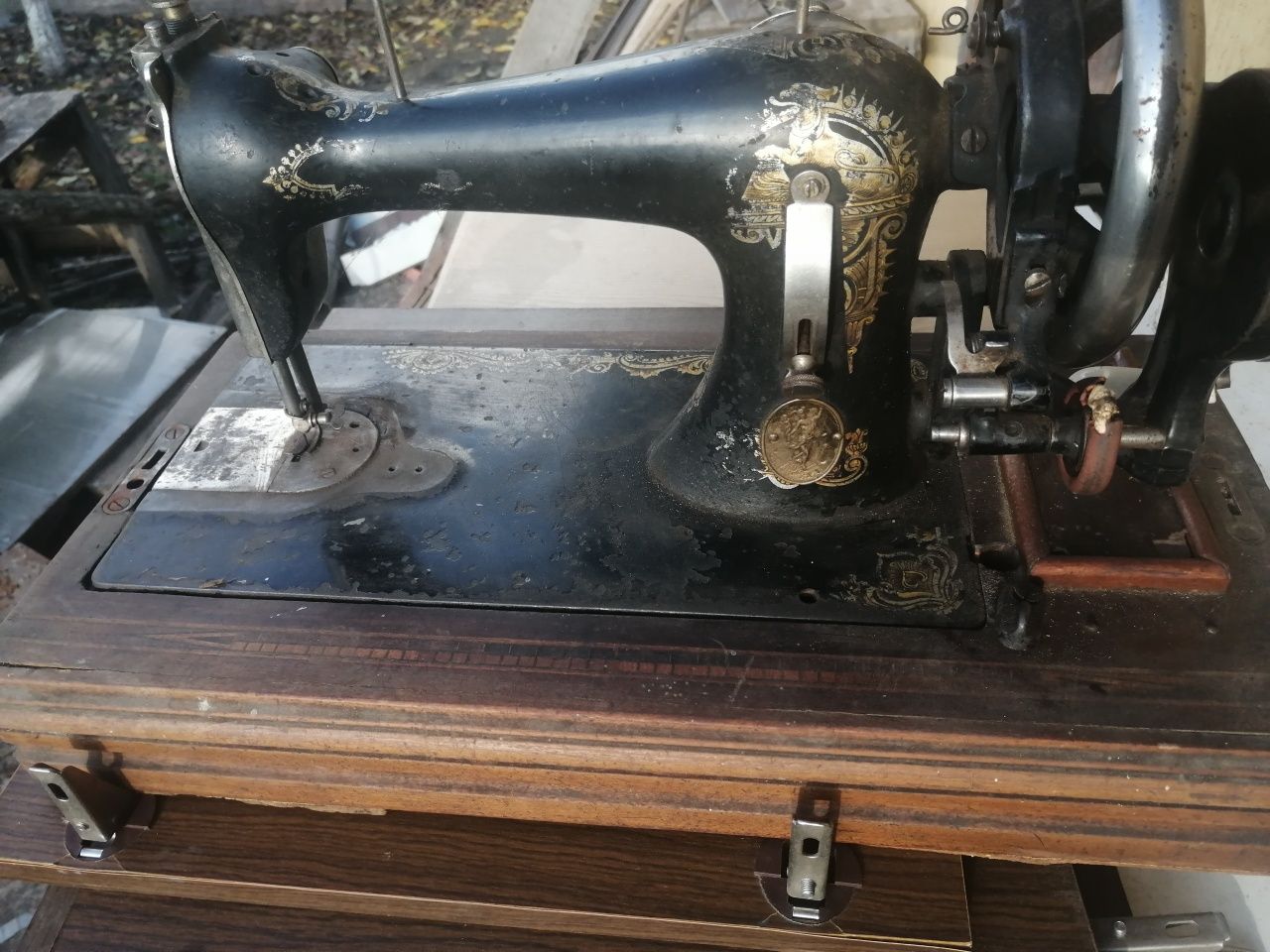 Оч старая швейная машина 1871р.