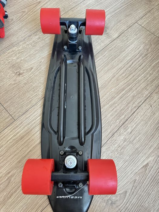 Скейт з комплектом захисту