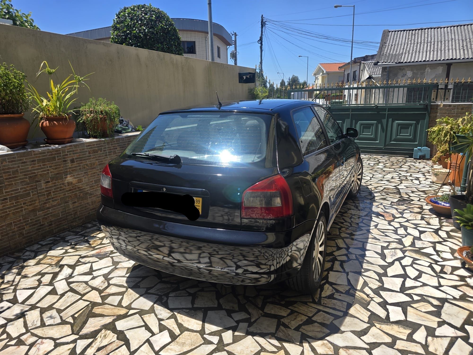 Audi A3 - 110 cv - 
110 cv
1999
Marcas naturais de uso. Mancha do lado