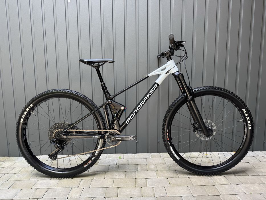 Mondraker Raze. SRAM Eagle 1x12,Level. Maxxis. RockShox 35 Gold RL.