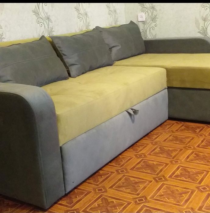 М'який  кутовий диван