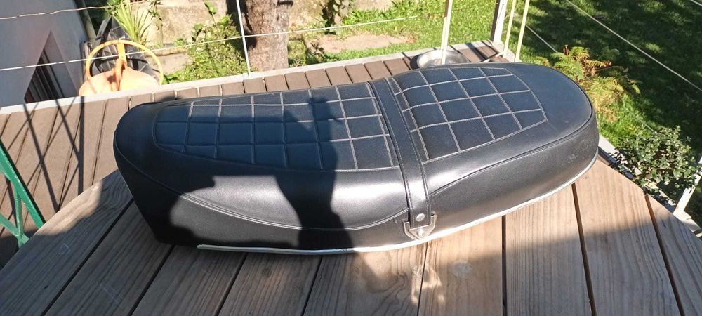 Banco Honda CB Usado em bom estado