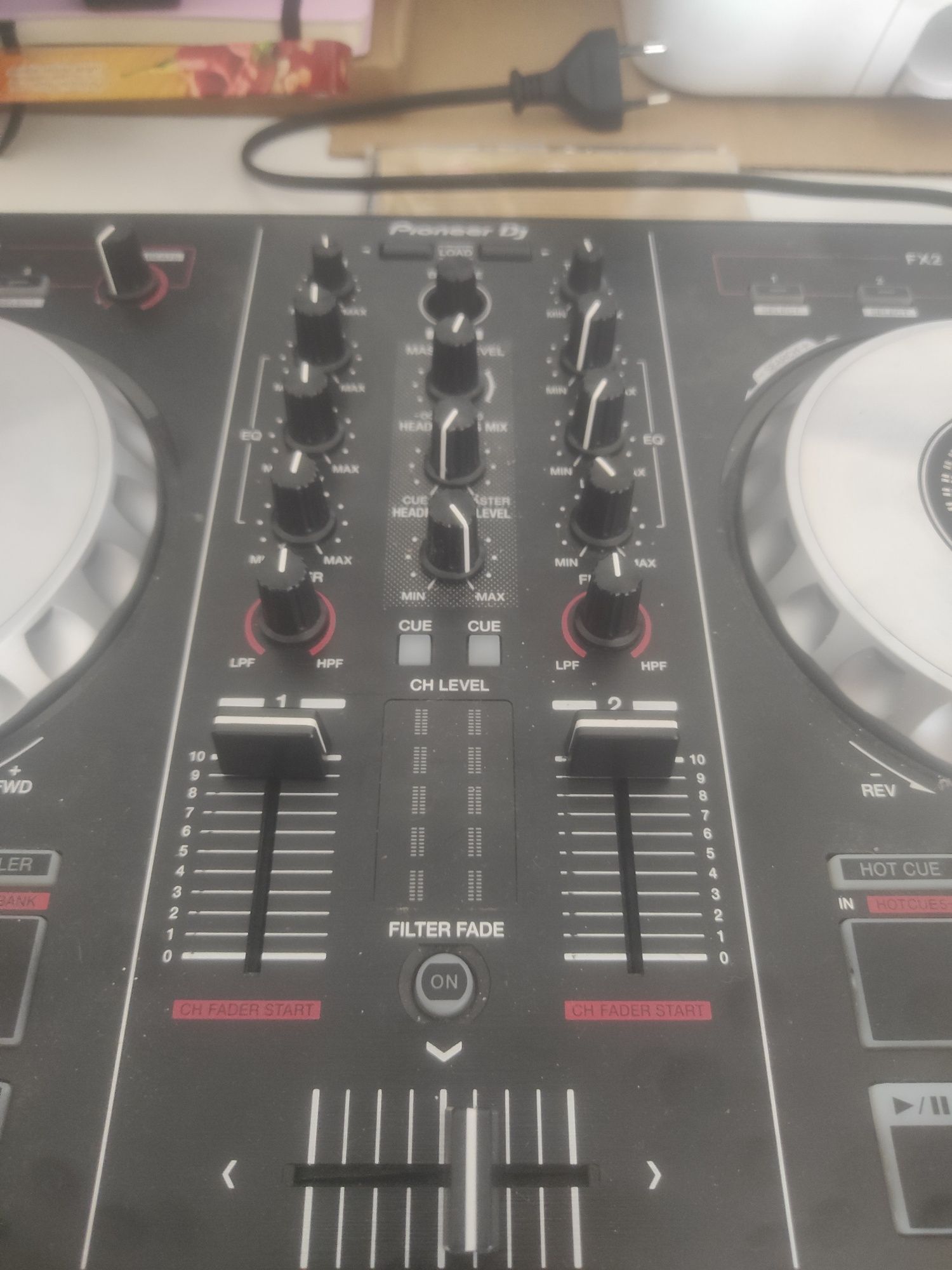 Controladora Pioneer DDJ-SB2 como nova