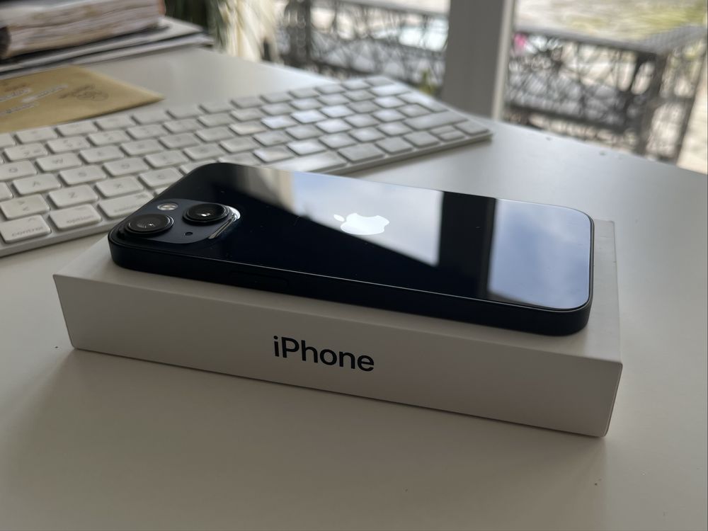 iPhone 13 128GB Midnight Blue