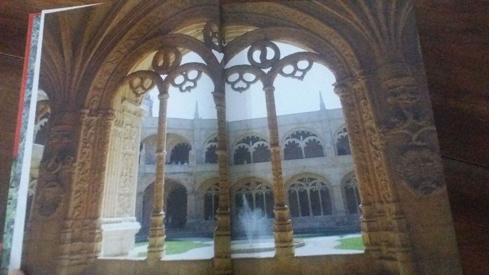 Livros e enciclopédias