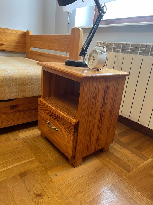 Szafka nocna z sosny