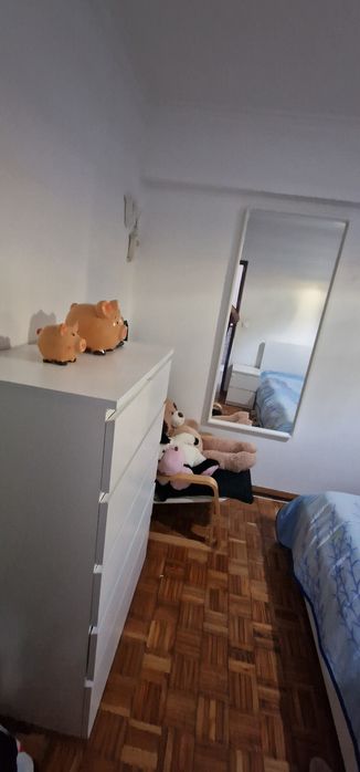 Mobilia diversa usada mas em bom estado