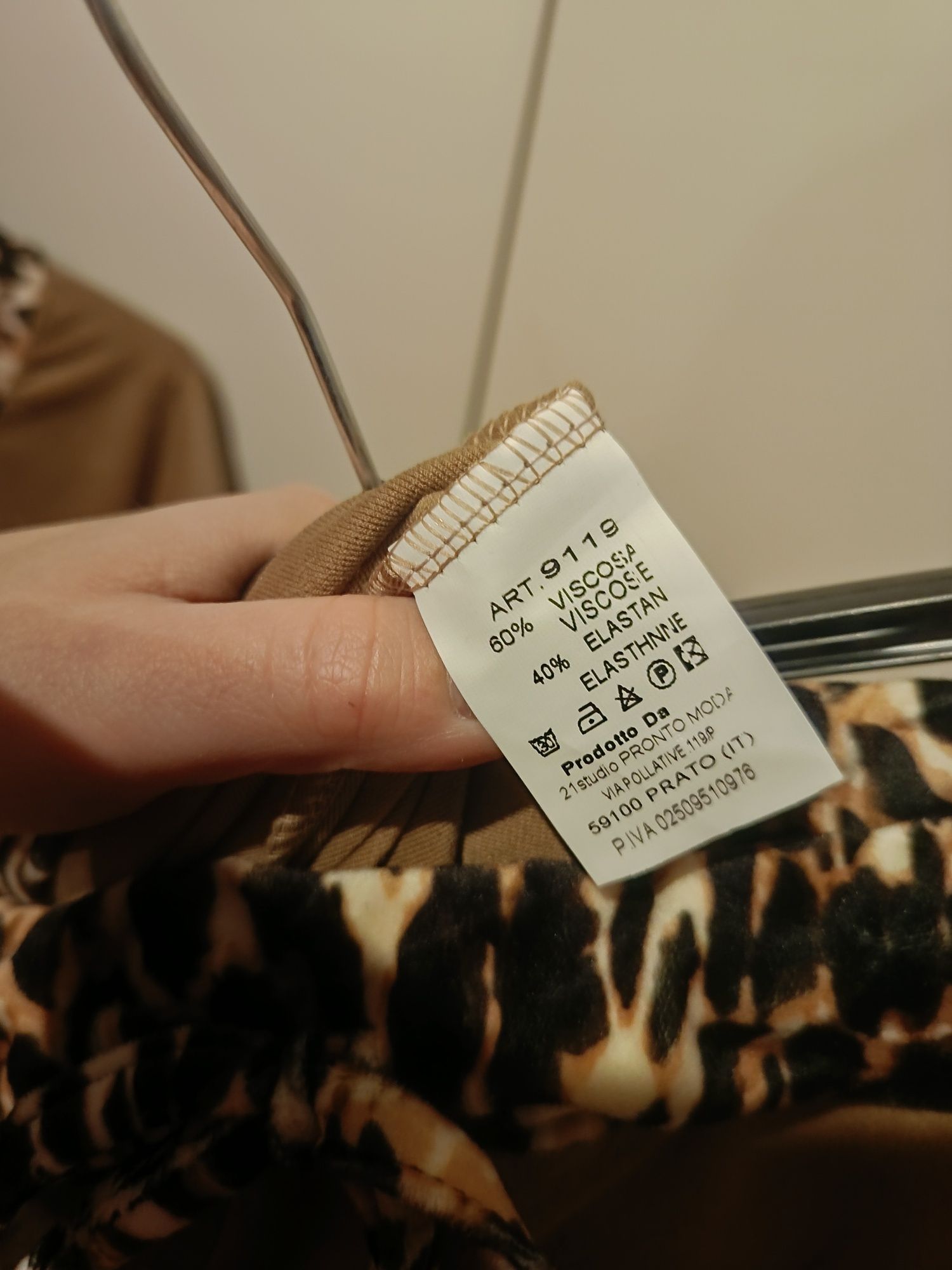 Dres welurowy camel panterka
