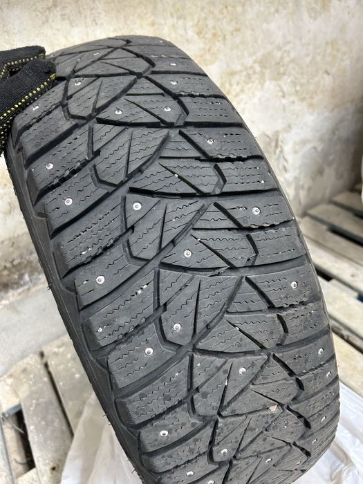 Зимова гума Goodyear Ultra Grip 16r