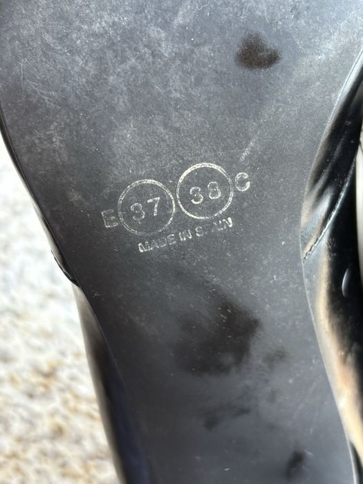 Botins em pele (nunca usados) HAITY (tam 38)