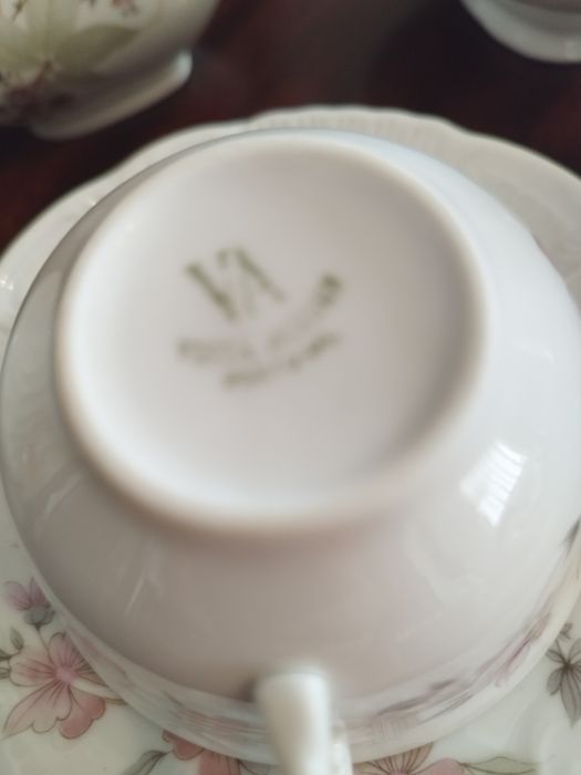 Porcelanas e cristais antigos