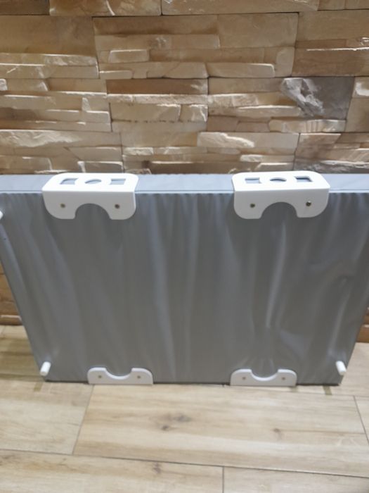 Przewijak firmy sensillo szary z systemem bezpieczeństwa