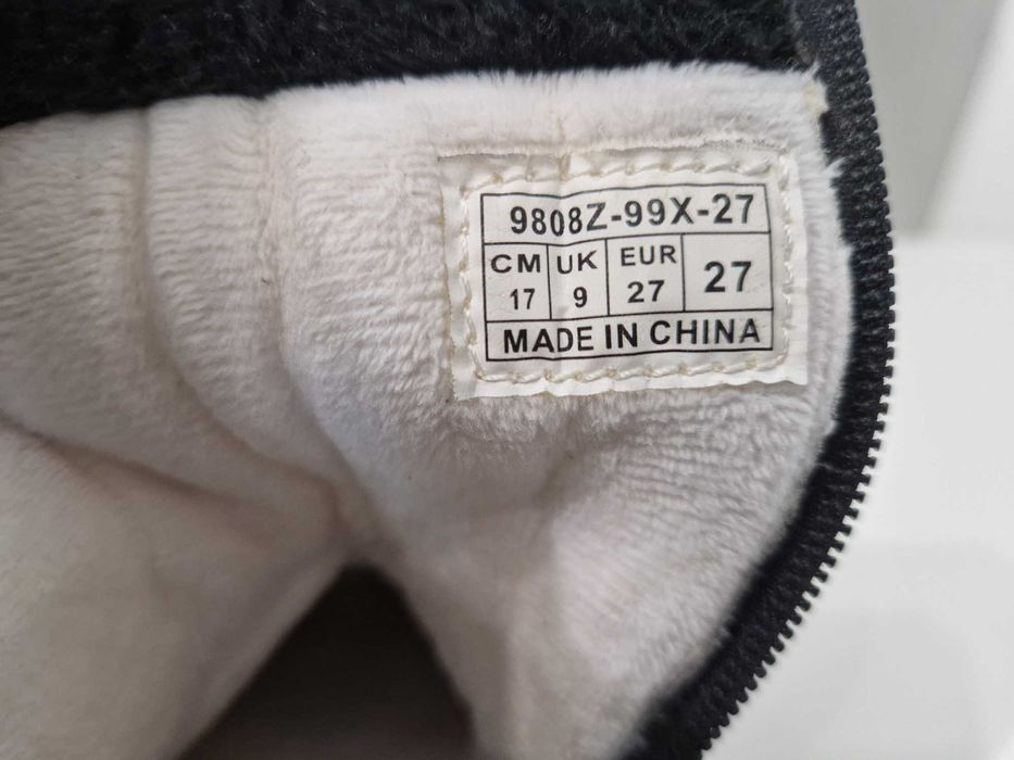 Buty zimowe, śniegowce dla dziewczynki Reserved rozmiar 27