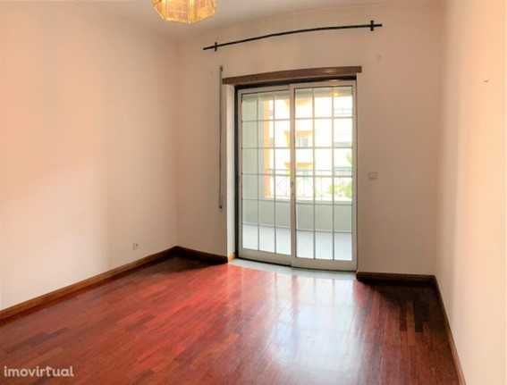 Arrenda-se T1 centro Viseu com garagem