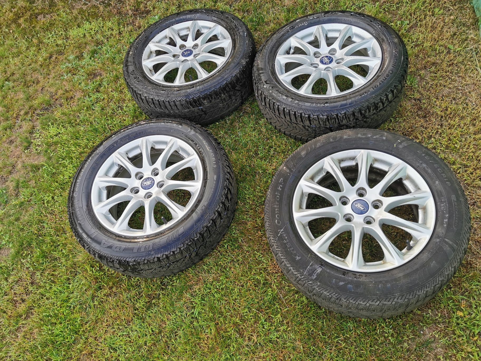 4x Felgi aluminiowe z oponami Ford R 16