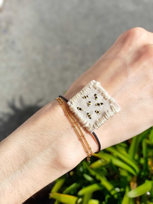 Pulseira bordada à mão, joias com abelhinhas, presente para amiga