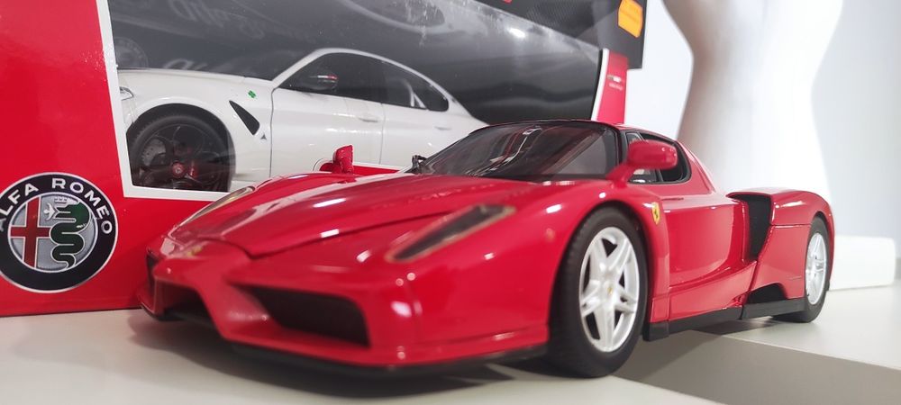 1/18 Ferrari Enzo hot wheels carro coleção miniatura
