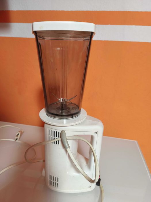 Robot cozinha (batedeira, amassadeira, liquidificador, varinha mágica)