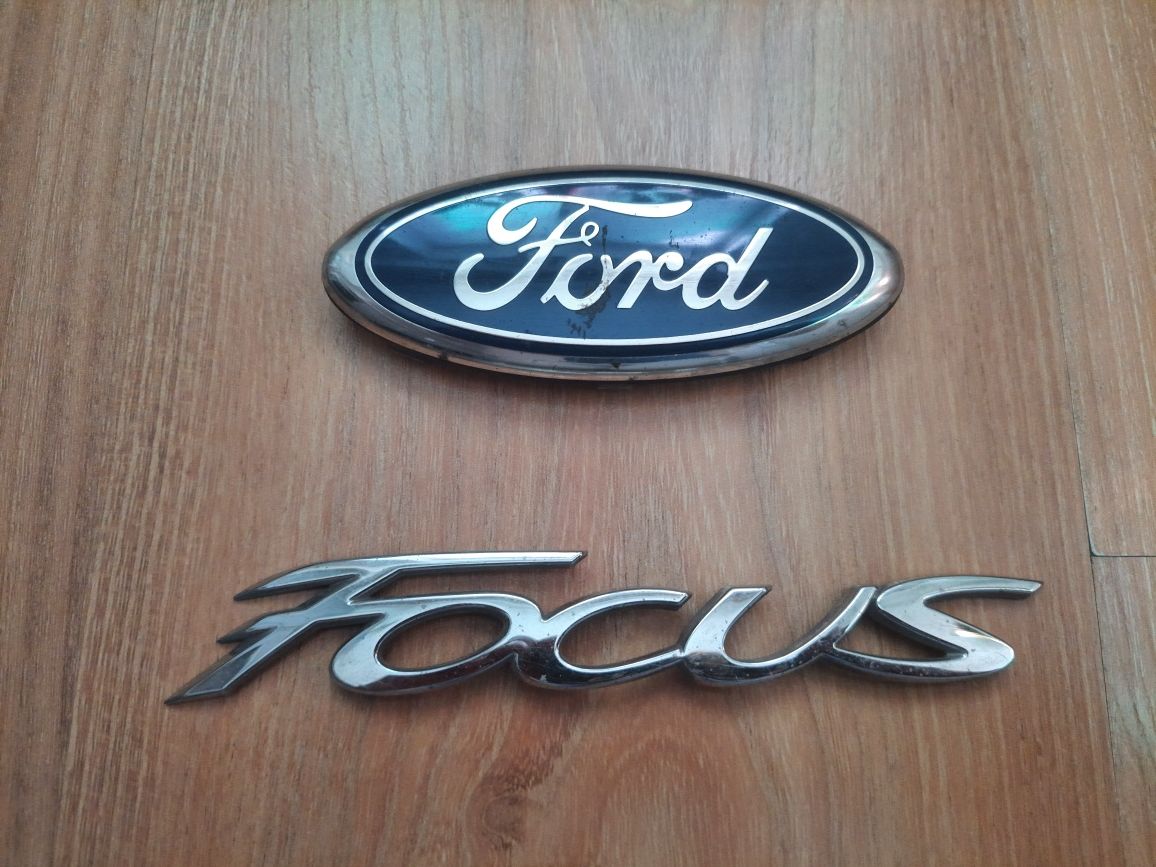 Эмблема Ford Focus в хорошем состоянии