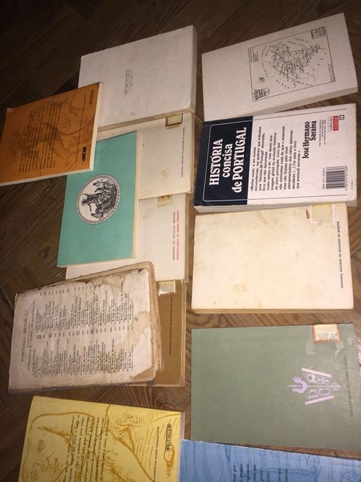 Livros antigos pequenos de Portugal