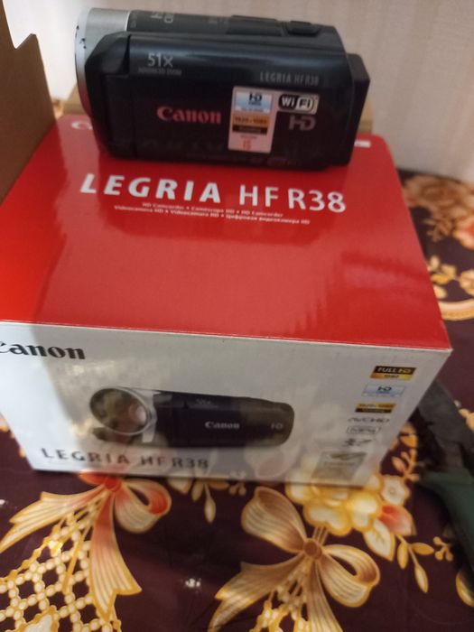 Видеокамера Canon HF R38