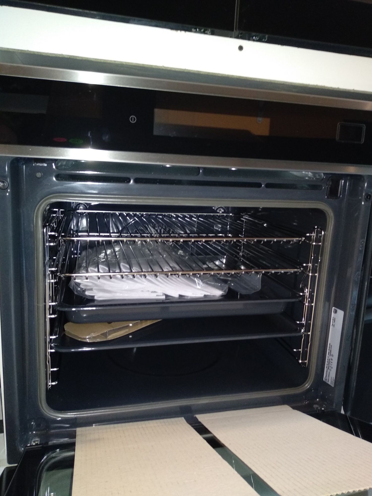 OUTLET Janki ul Wspólna 6 Piekarnik ELECTROLUX EOB9S31WX