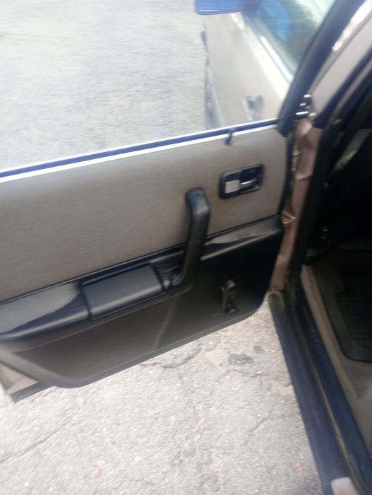 Автомобіль ауді 100