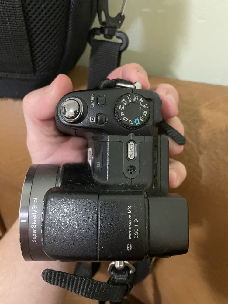Продам фотопарат Sony DSC-H9