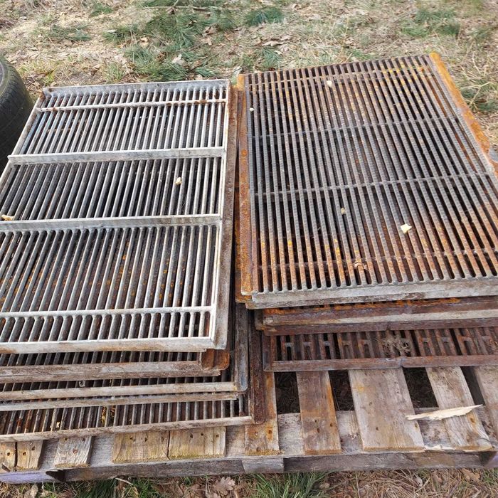 Ruszt żeliwny pod maciorę na porodówkę  solidne import Holandia