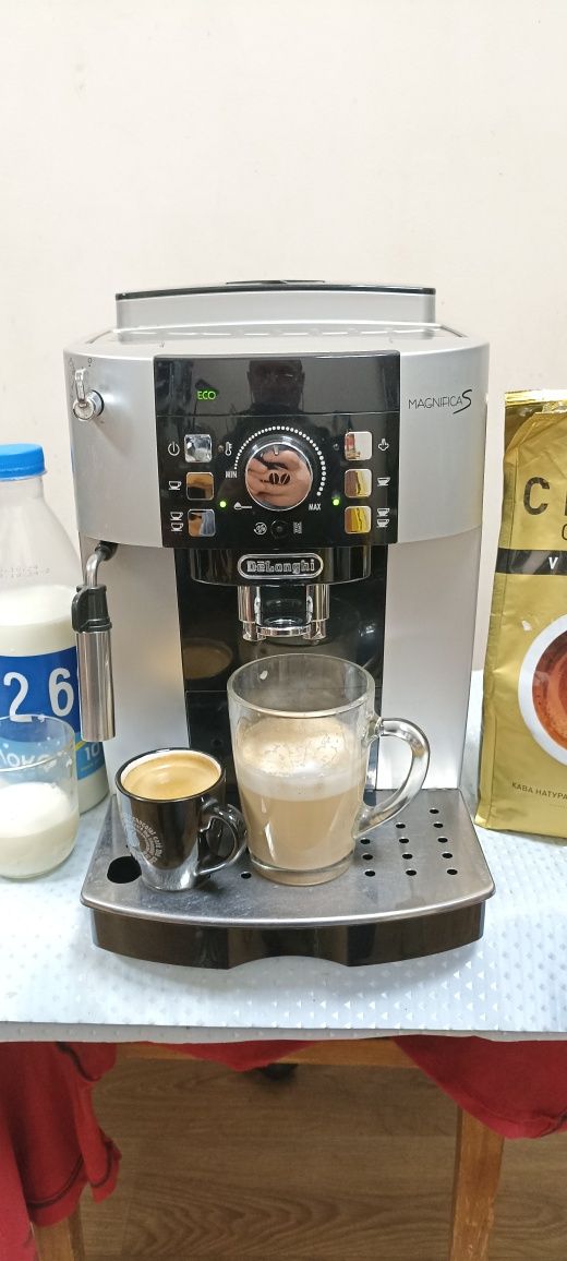 Кофемашина Delonghi Magnifica S из Германии.
