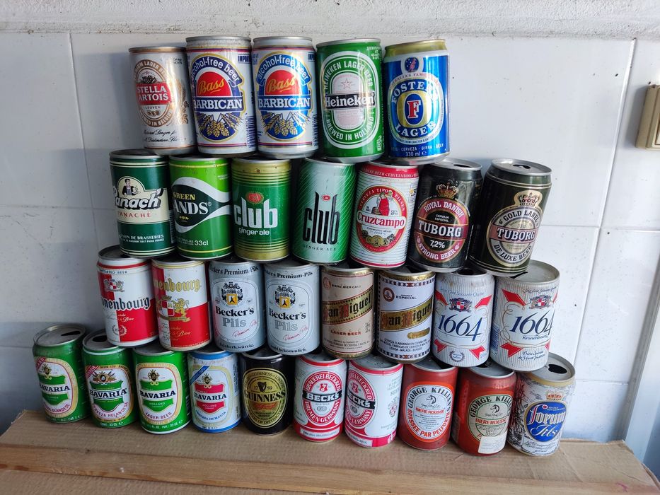 Latas de bebida antigas para colecionadores
