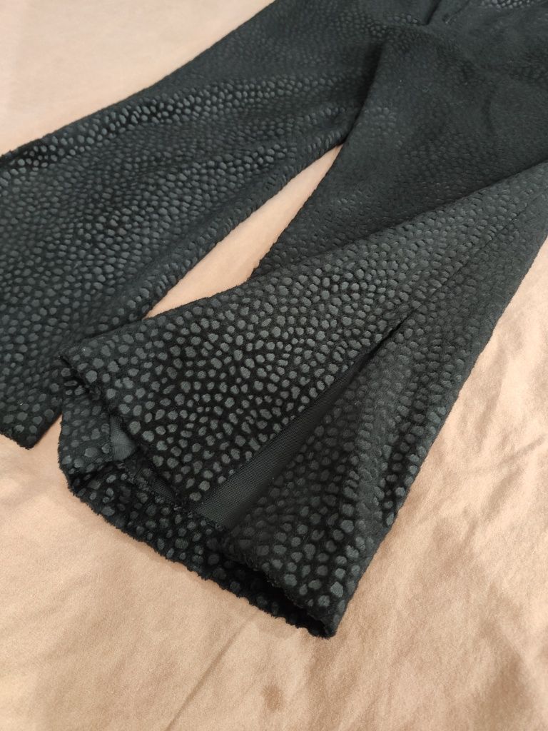 Czarny komplet strukturalny welurowy spodnie i kurtka bluza m l