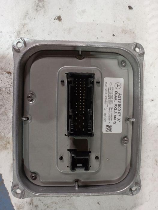 Блок управления фарой Mercedes A2139000737