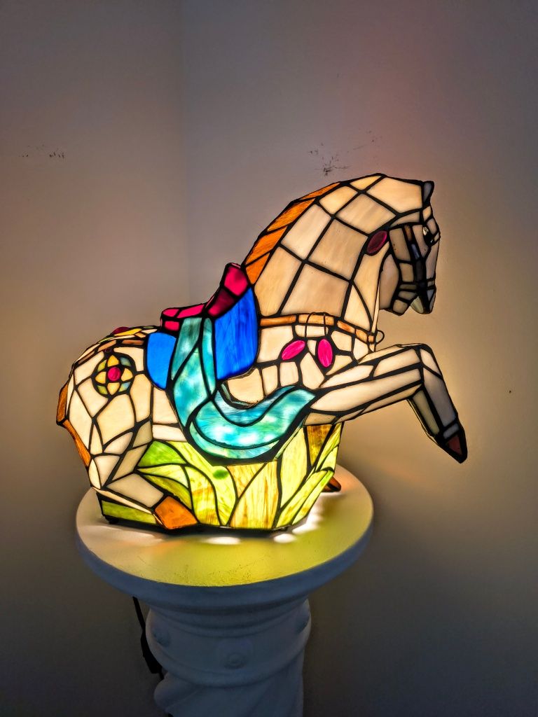 Tiffany lampa witrażowa stołowa / nocna " koń"
