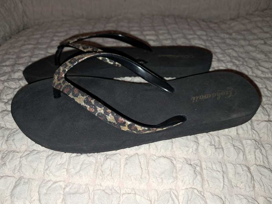 Шльопки жіночі, вєтнамки, літнє взуття