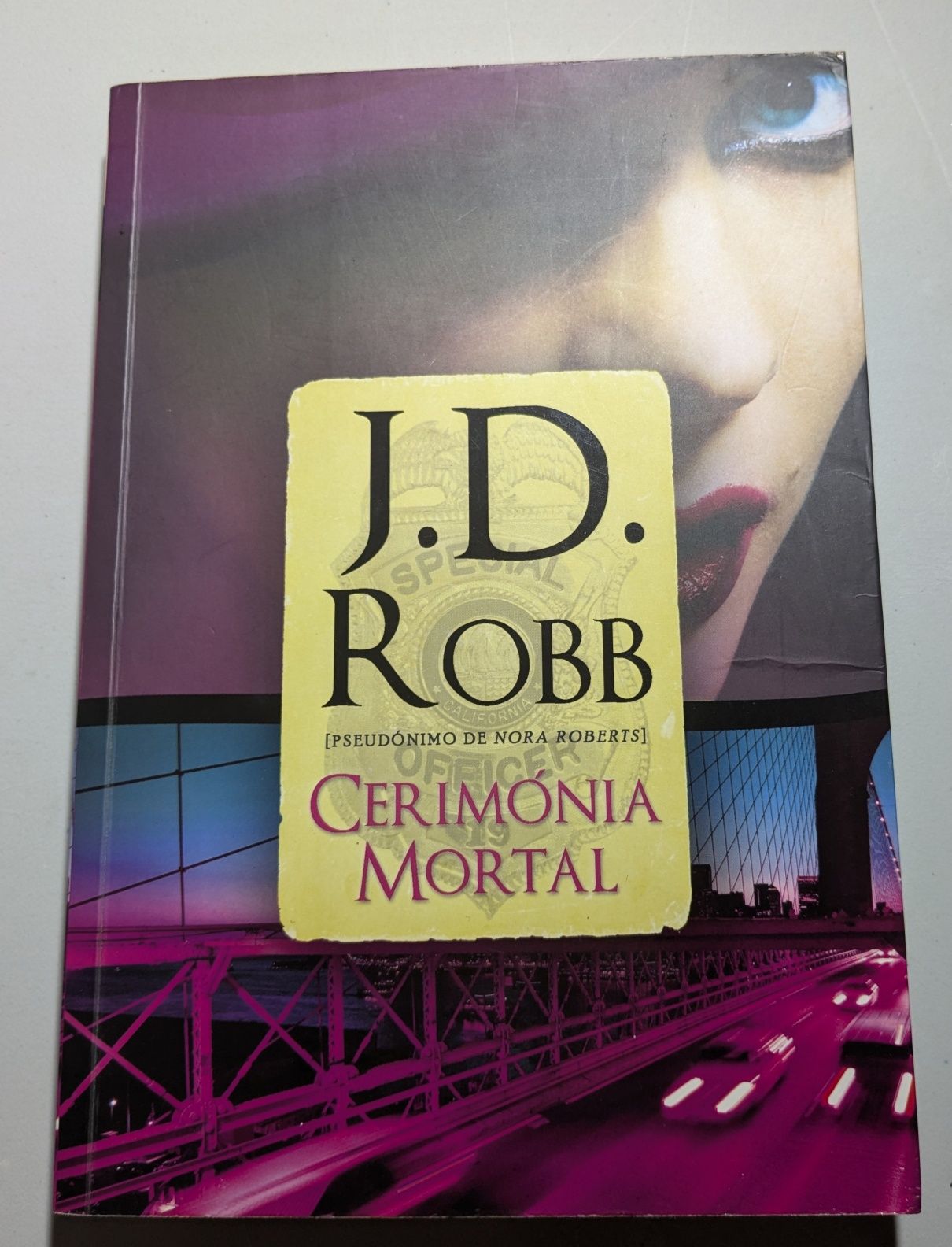 Livros de Nora Roberts/J.D. Robb/ Nicholas Sparks