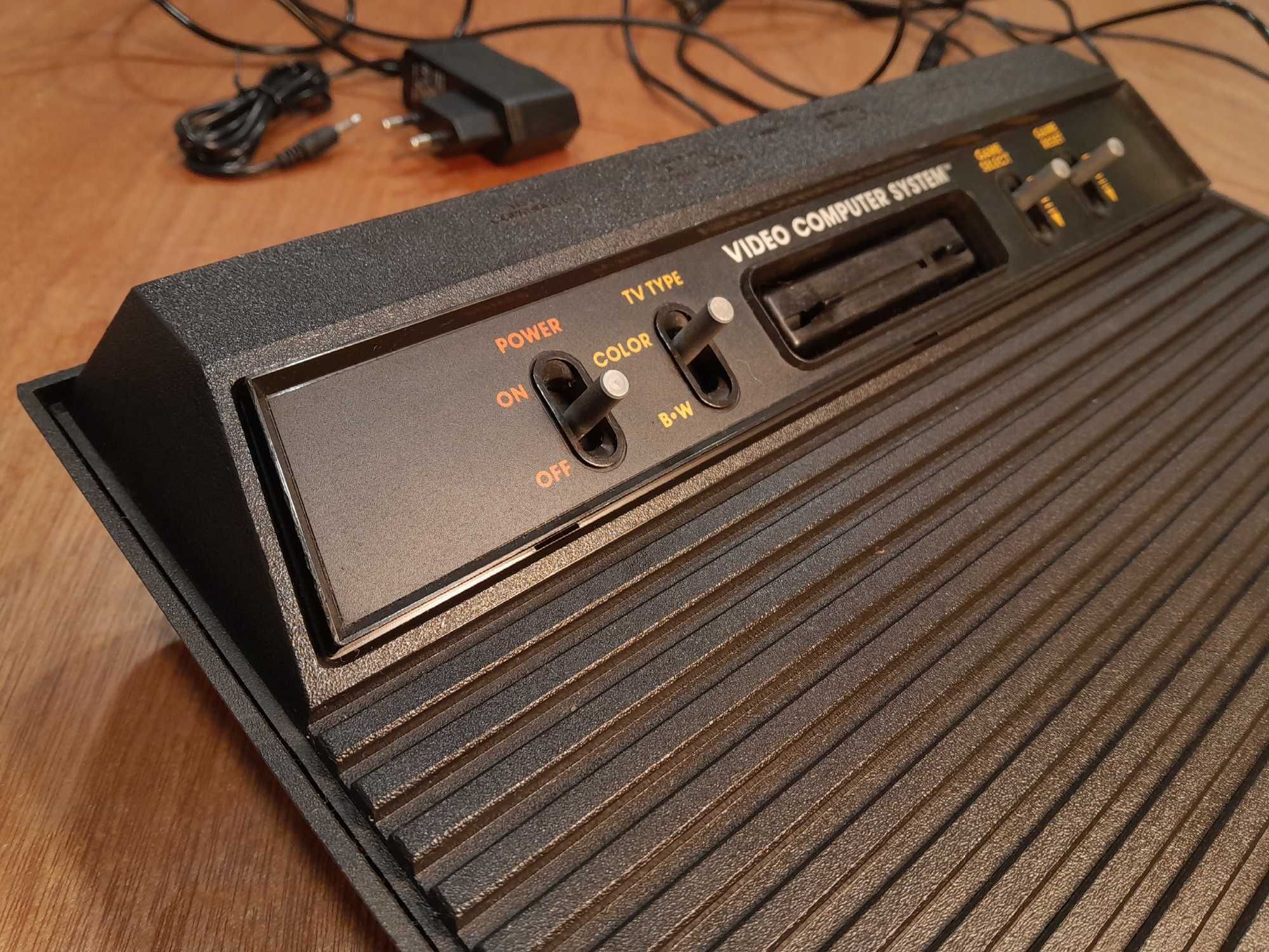 ATARI original + 6 Jogos + 2 Joysticks - COMPLETA a funcionar