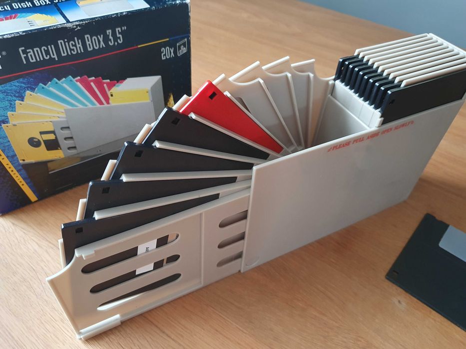 Czaderskie pudełko na dwadzieścia dyskietek 3.5" (Amiga/PC/retro)