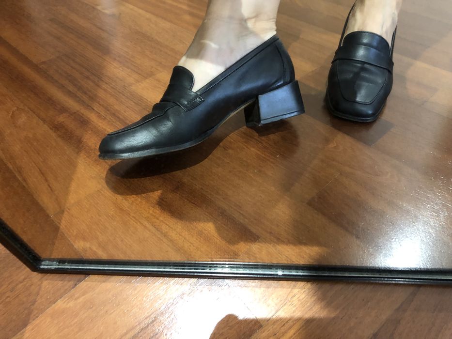 Sapatos Clássicos em Pele preta com salto