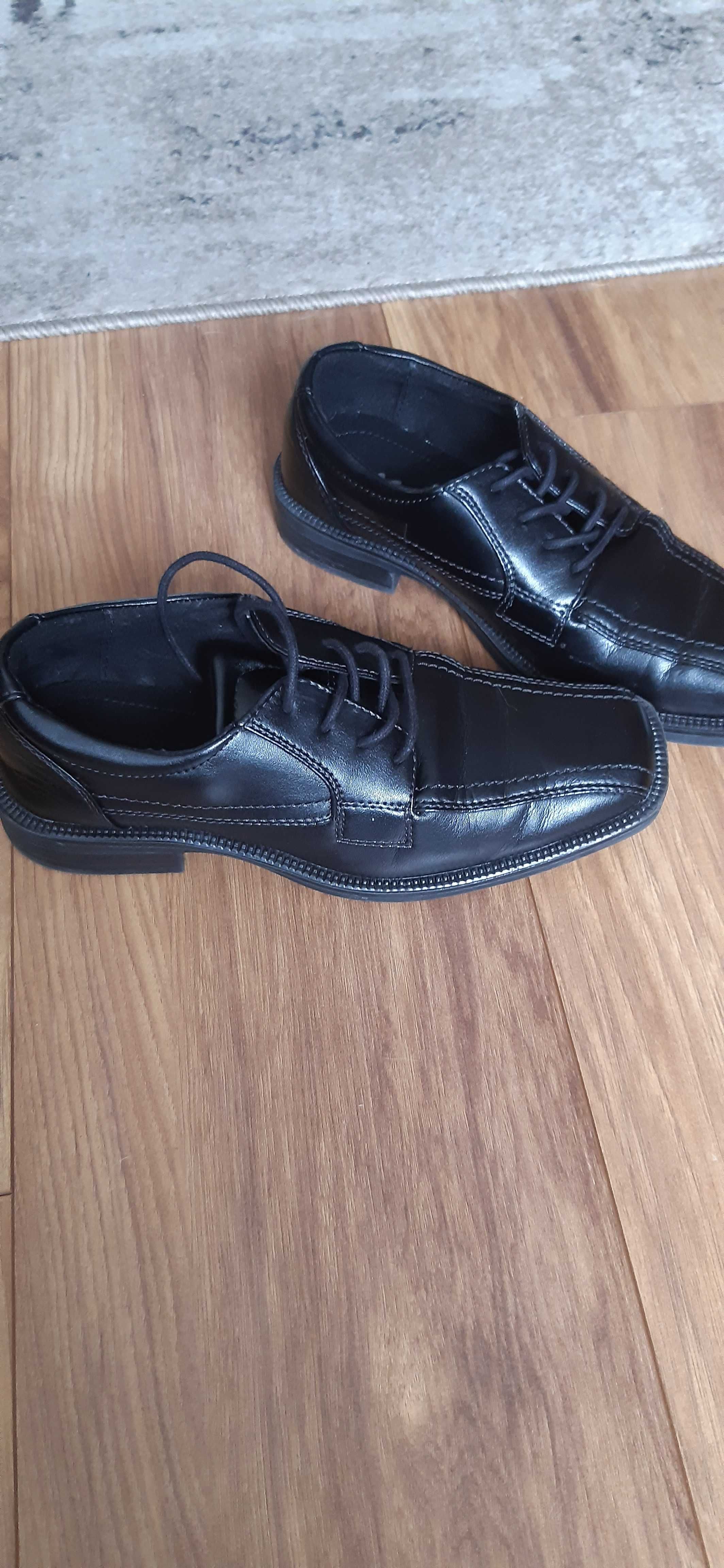 Buty czarne komunijne 37