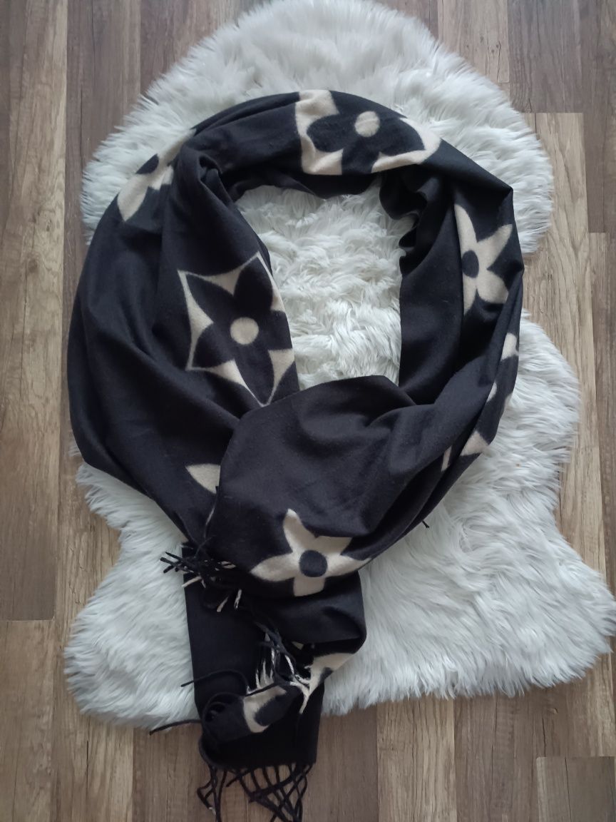 Szalik zimowy butik