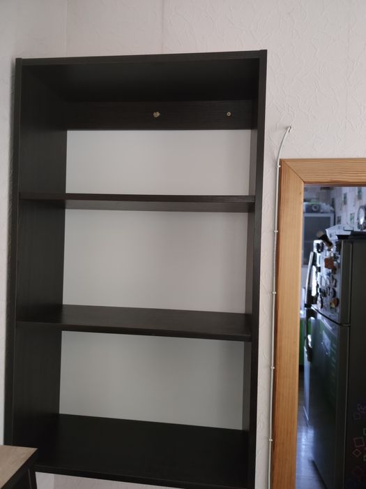 Продам книжную полку