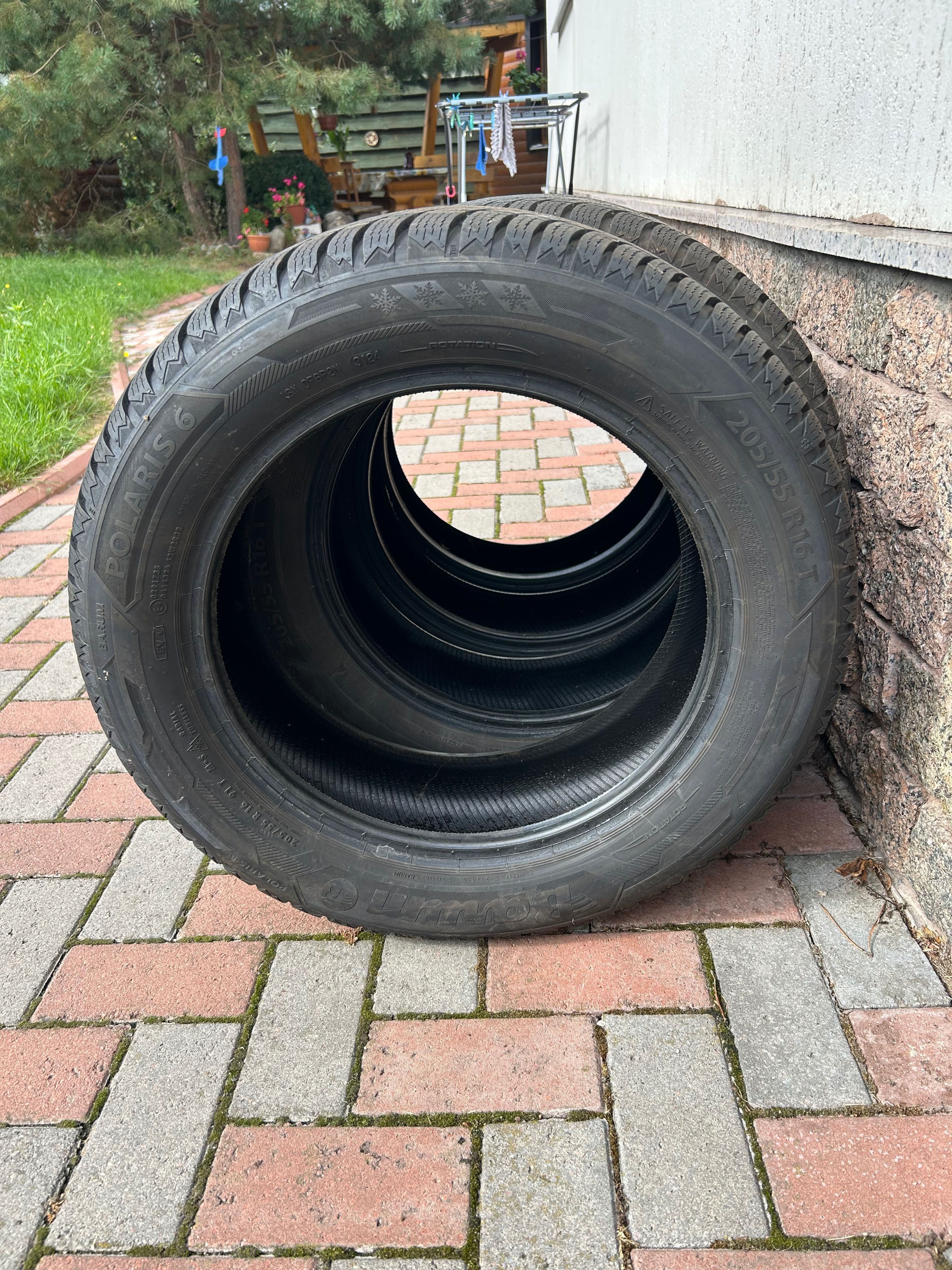 Зимова гума  Barum R16 205/55