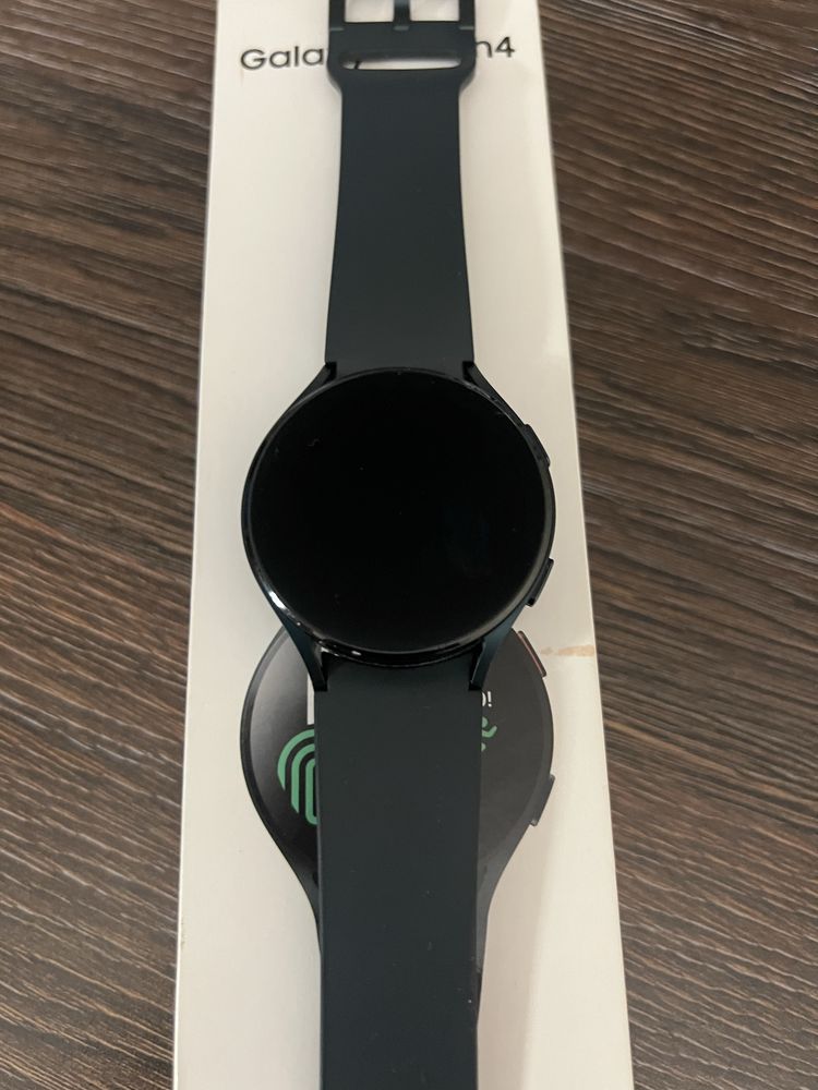 Смартфон Samsung Galaxy A70 + Смарт-часы Samsung Galaxy Watch 4 44mm