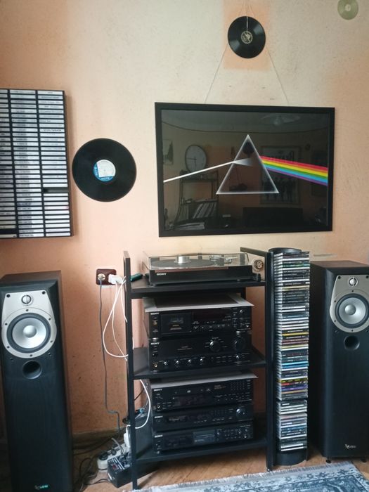 Музична стійка Sony плюс акустика Infinity