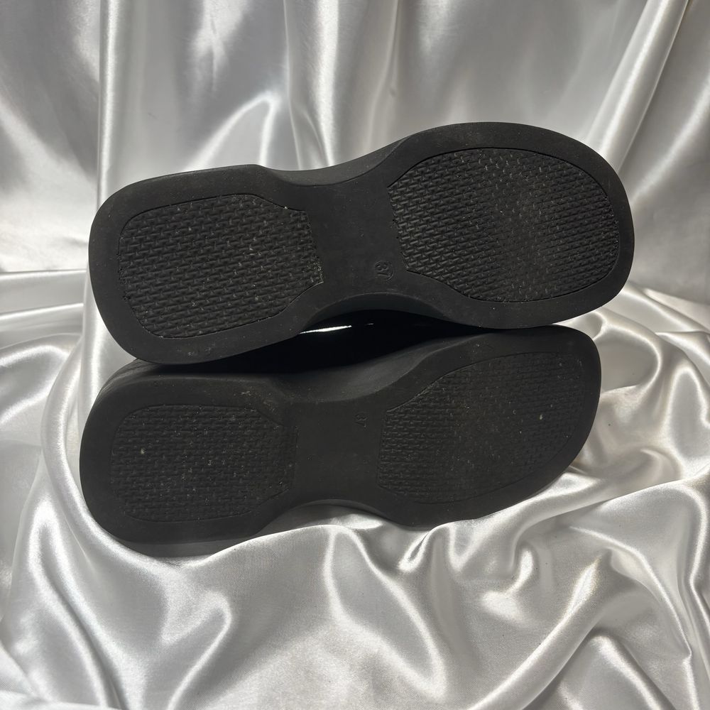 vintage chunky mokasyny zamszowe czarne na platformie koturny