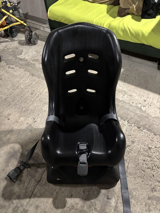 Дитяче автокрісло 18 кг