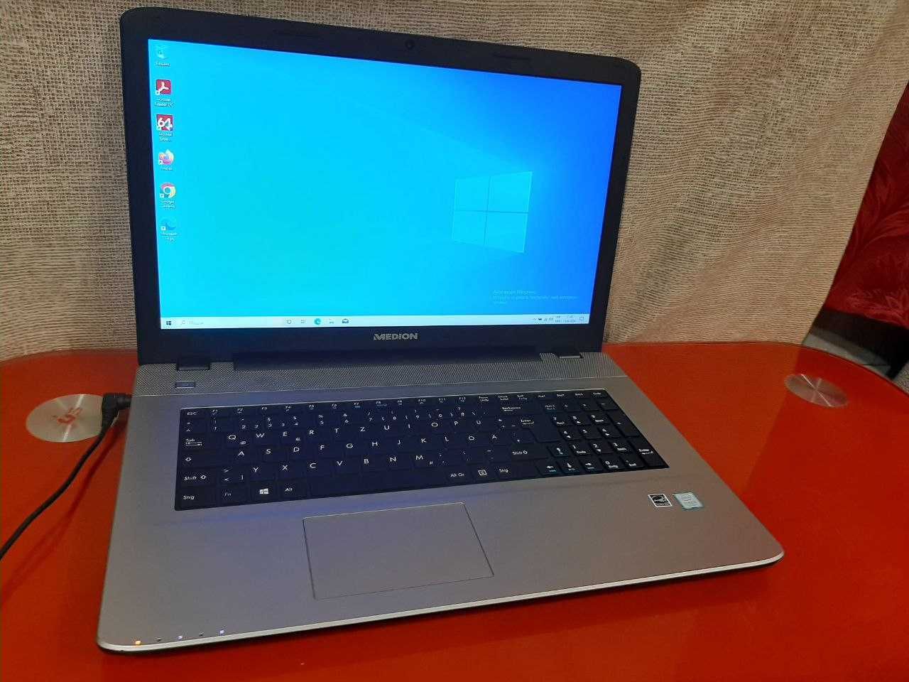 Игровой Lenovo 17.3"/Intel Core i3-7100U/8GB DDR4/SSD-256GB